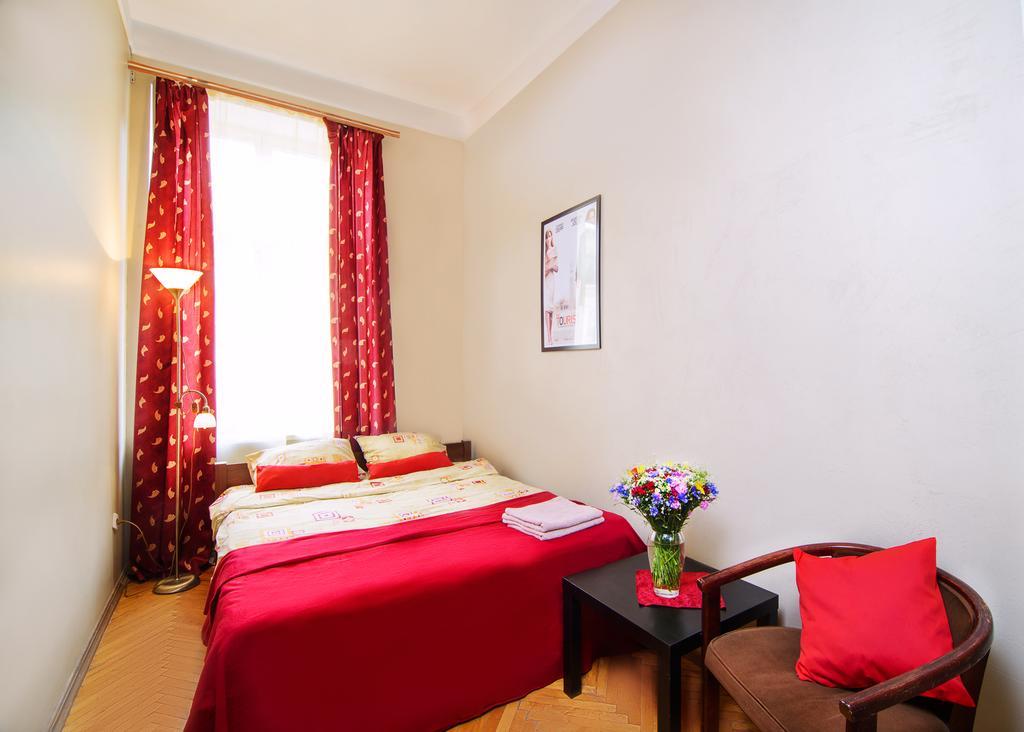 Hollywood Home Hostel Lviv Room photo
